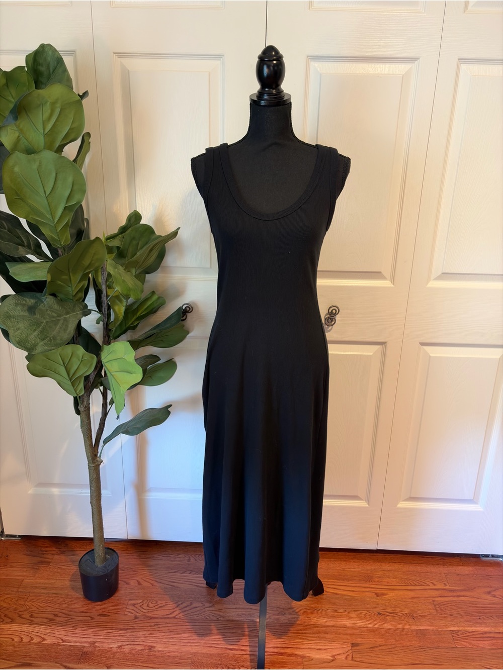 James Perse Black Sleeveless Scoop Neck Midi Dress size Medium (2)